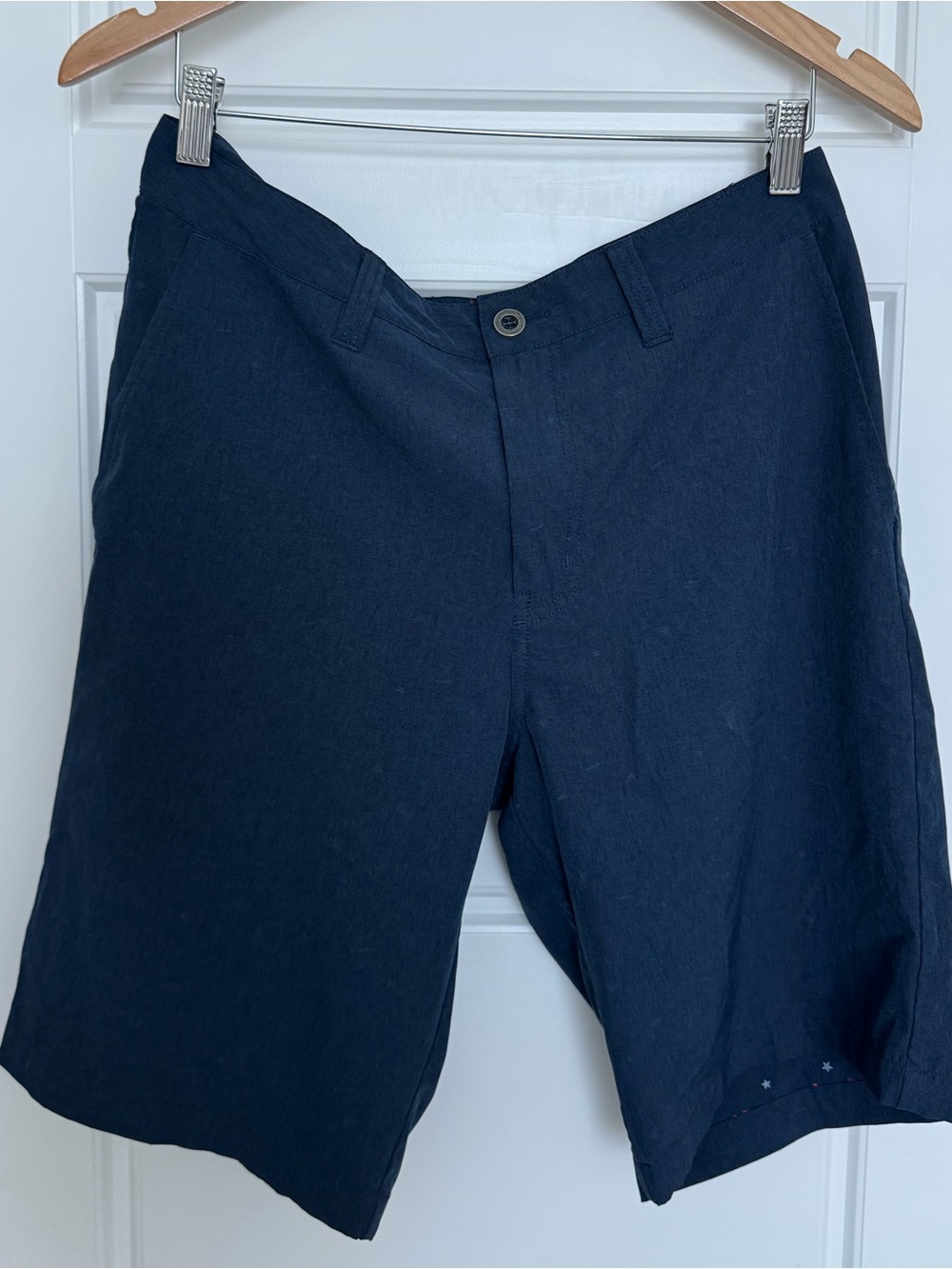 Men's Travis Mathews Navy Casual Shorts - Classic Everyday Style Size 32